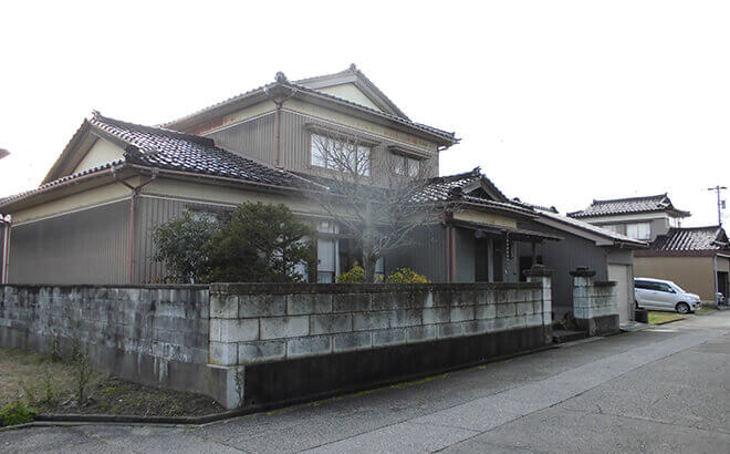 高岡市蓮花寺 U邸